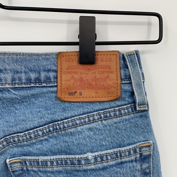 Levi's Classic 501 Skinny Denim Jeans in Light Blue Wash - Picture 9 of 16